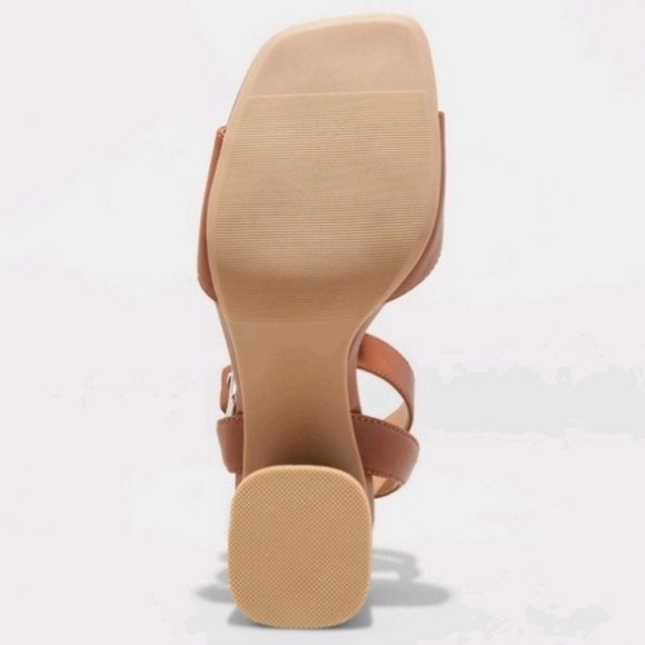 Women's Lauren Heels - Universal Thread" Brown - Picture 4 of 8